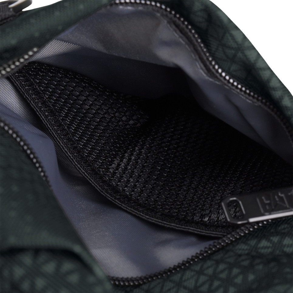 Jones Slim Travel Bag